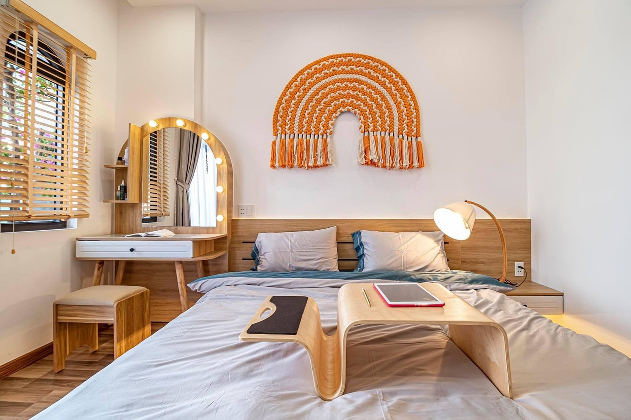 Bungalow for Rent in Notting Hill – Spacious & Well-Connected