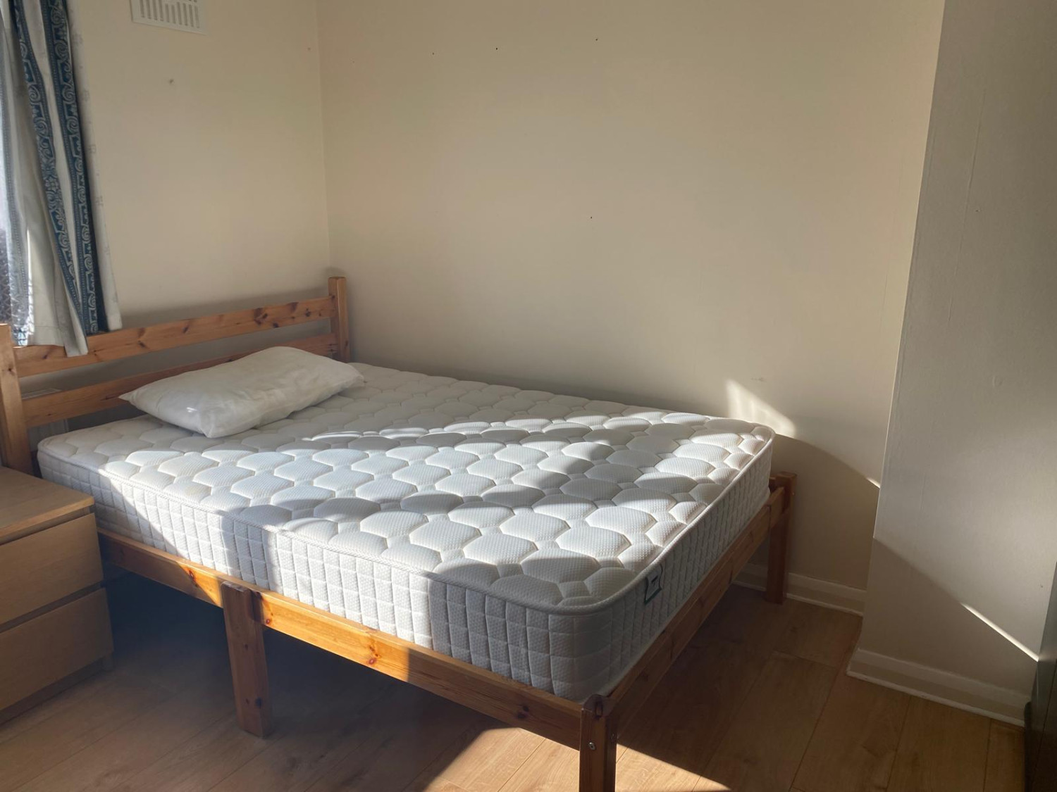 spacious 1 bedroom flat