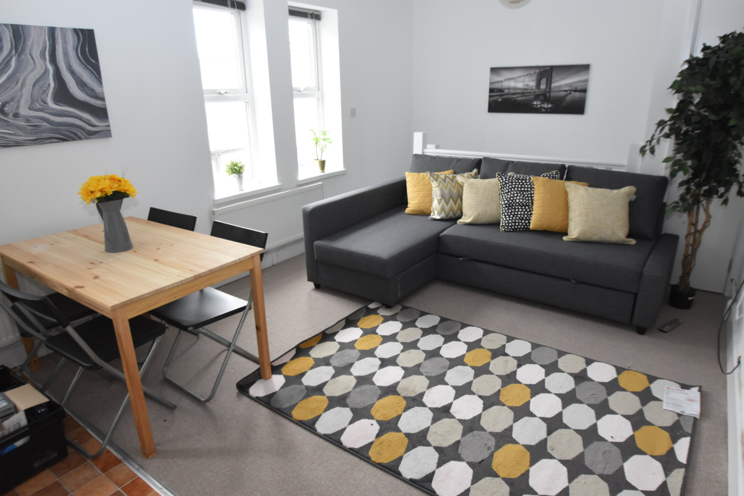 2-Bedroom House with Garden & Parking to Rent