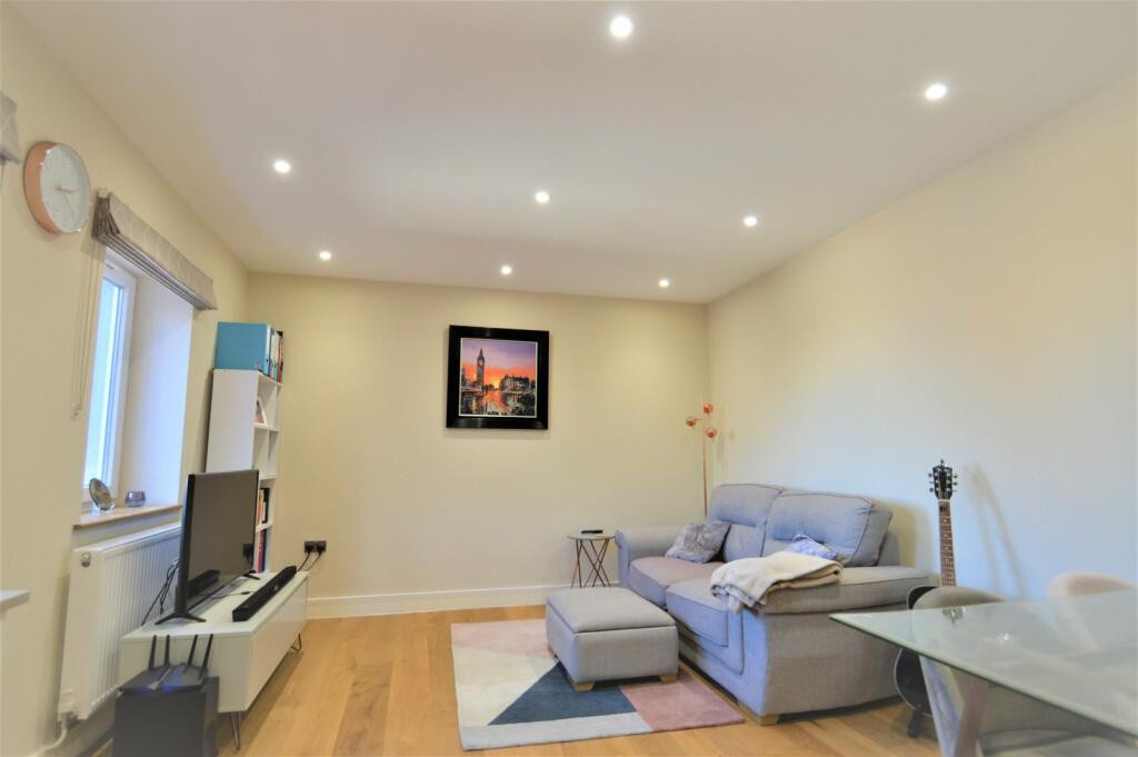 Move In Today! Spacious Double Rooms Waiting for You