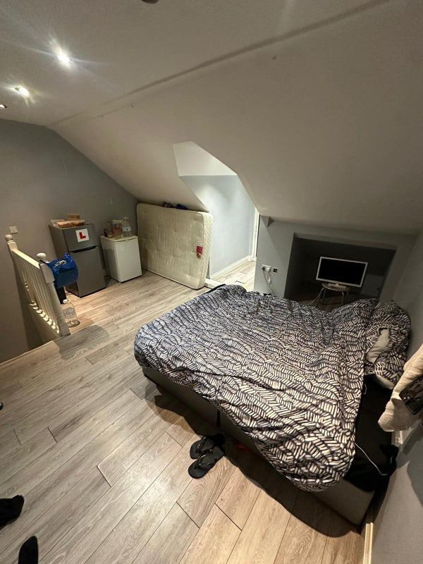 Spacious 2-Bedroom Flat to Rent in North West London