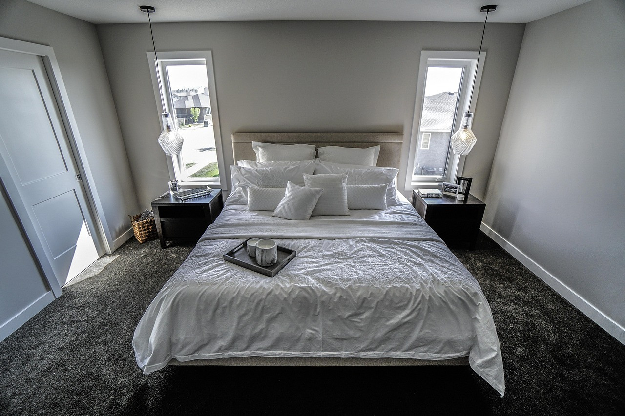 Available 1 bedroom flat